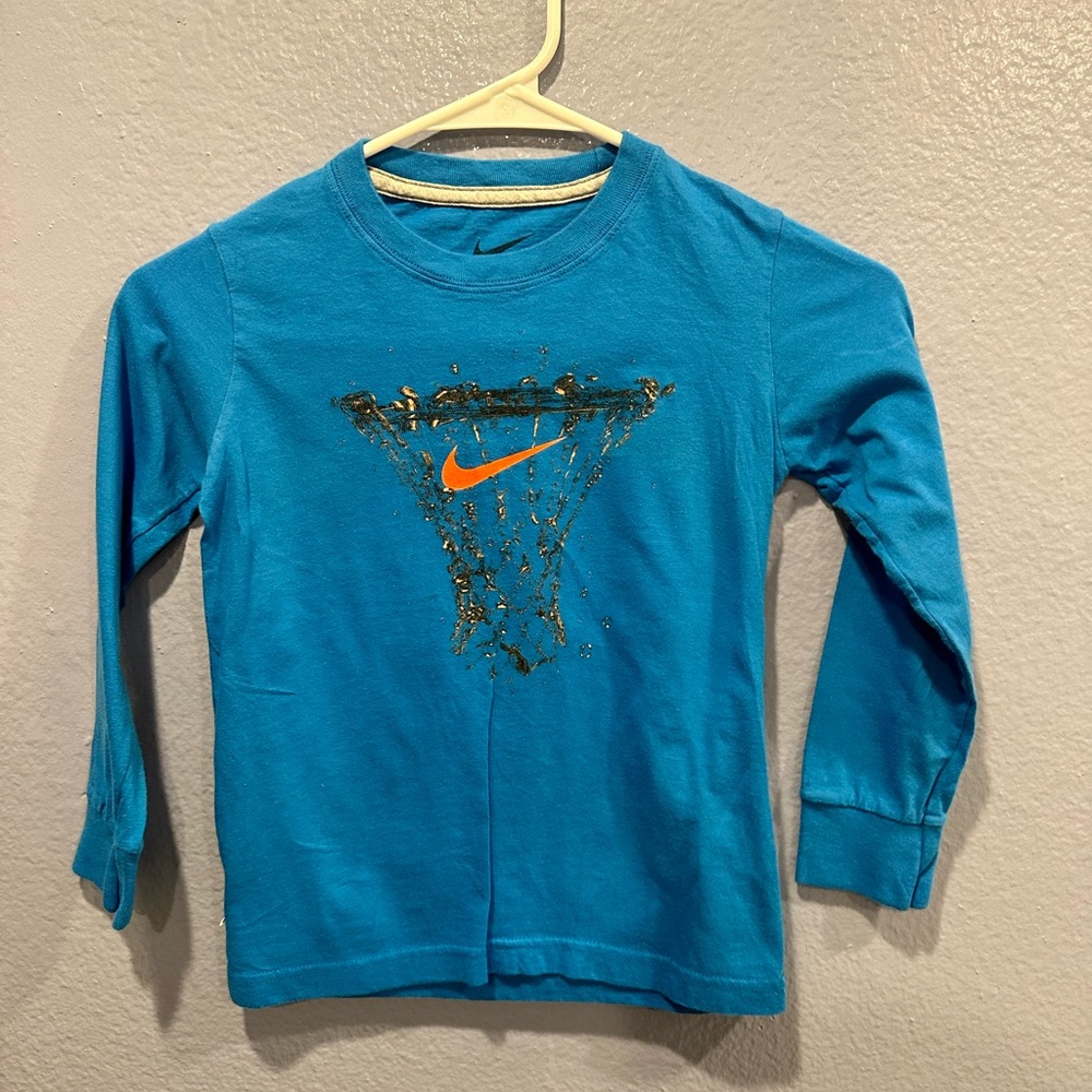 Boys Nike Long Sleeve Shirt size 5